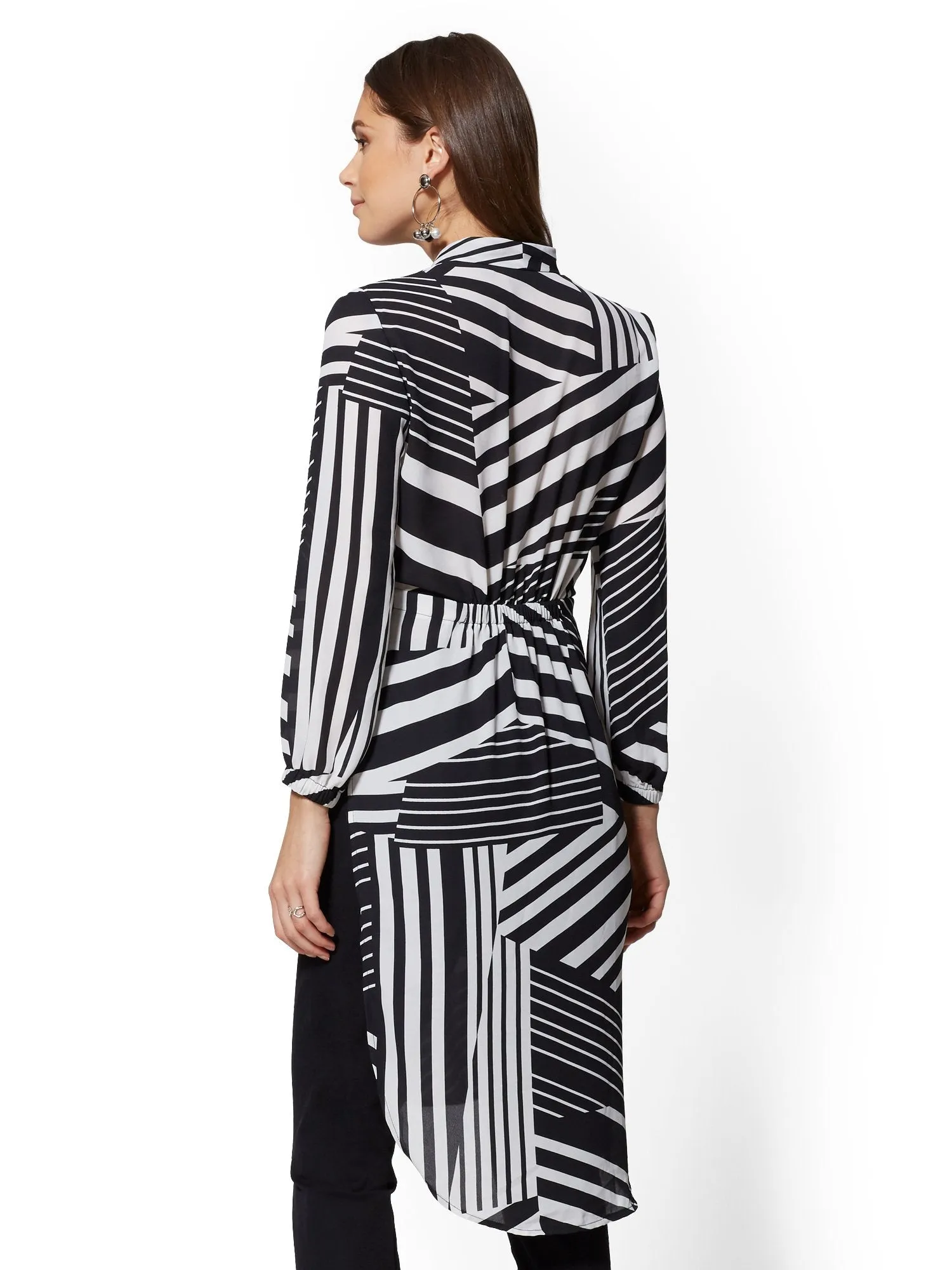 Black & White Print V-Neck Tunic Blouse