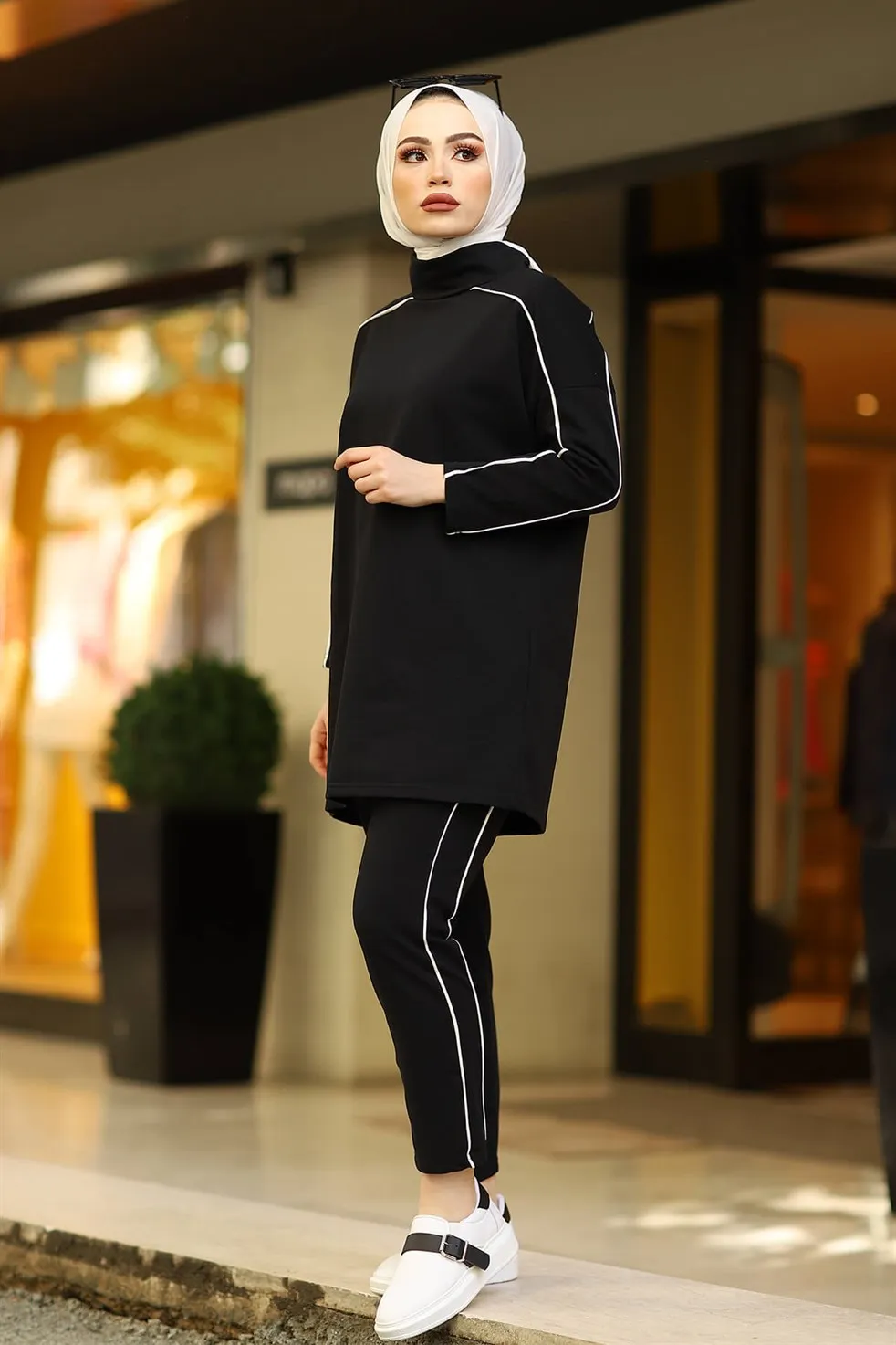 BNG Women  Slim Fit Suit-Black - Clermont