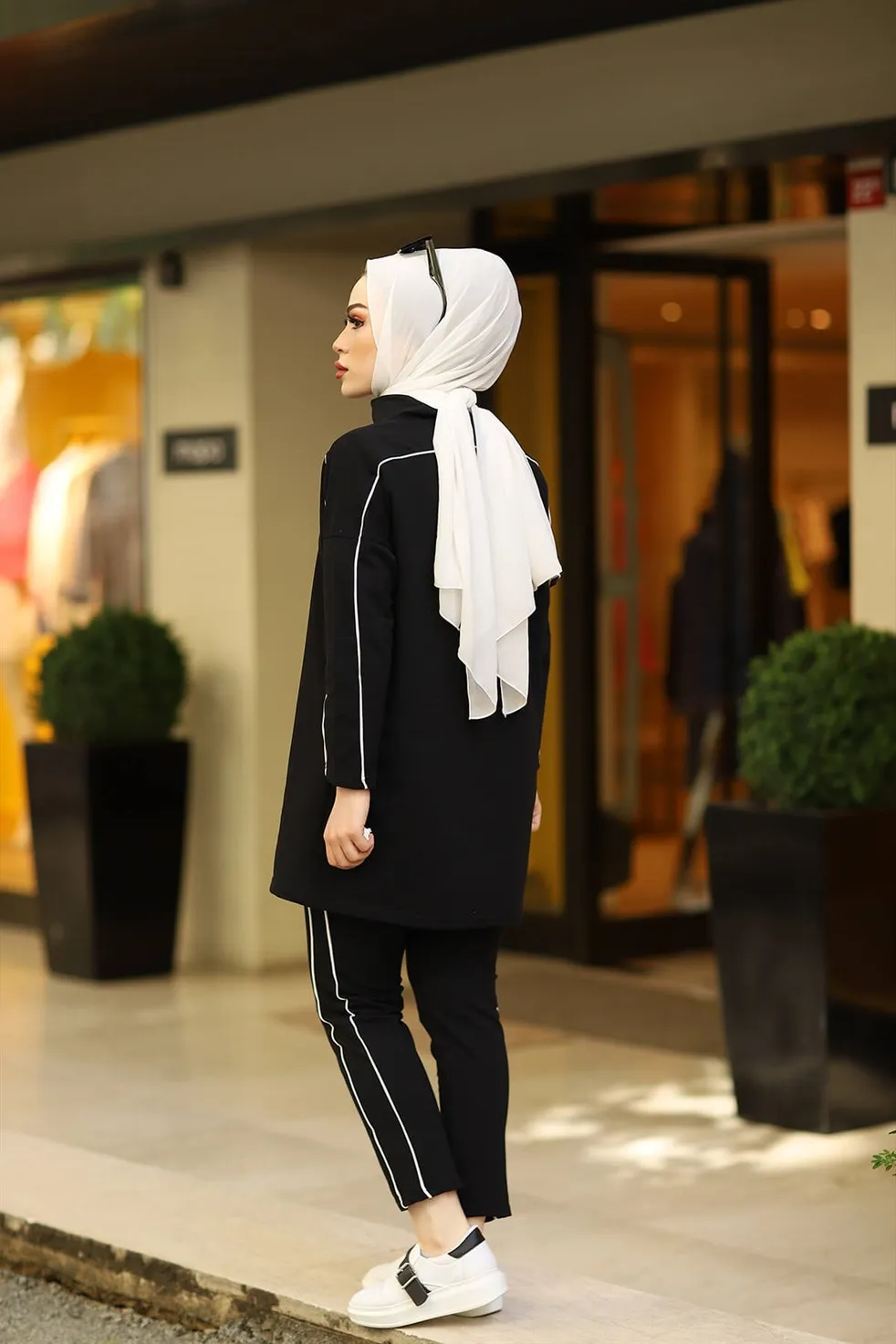 BNG Women  Slim Fit Suit-Black - Clermont