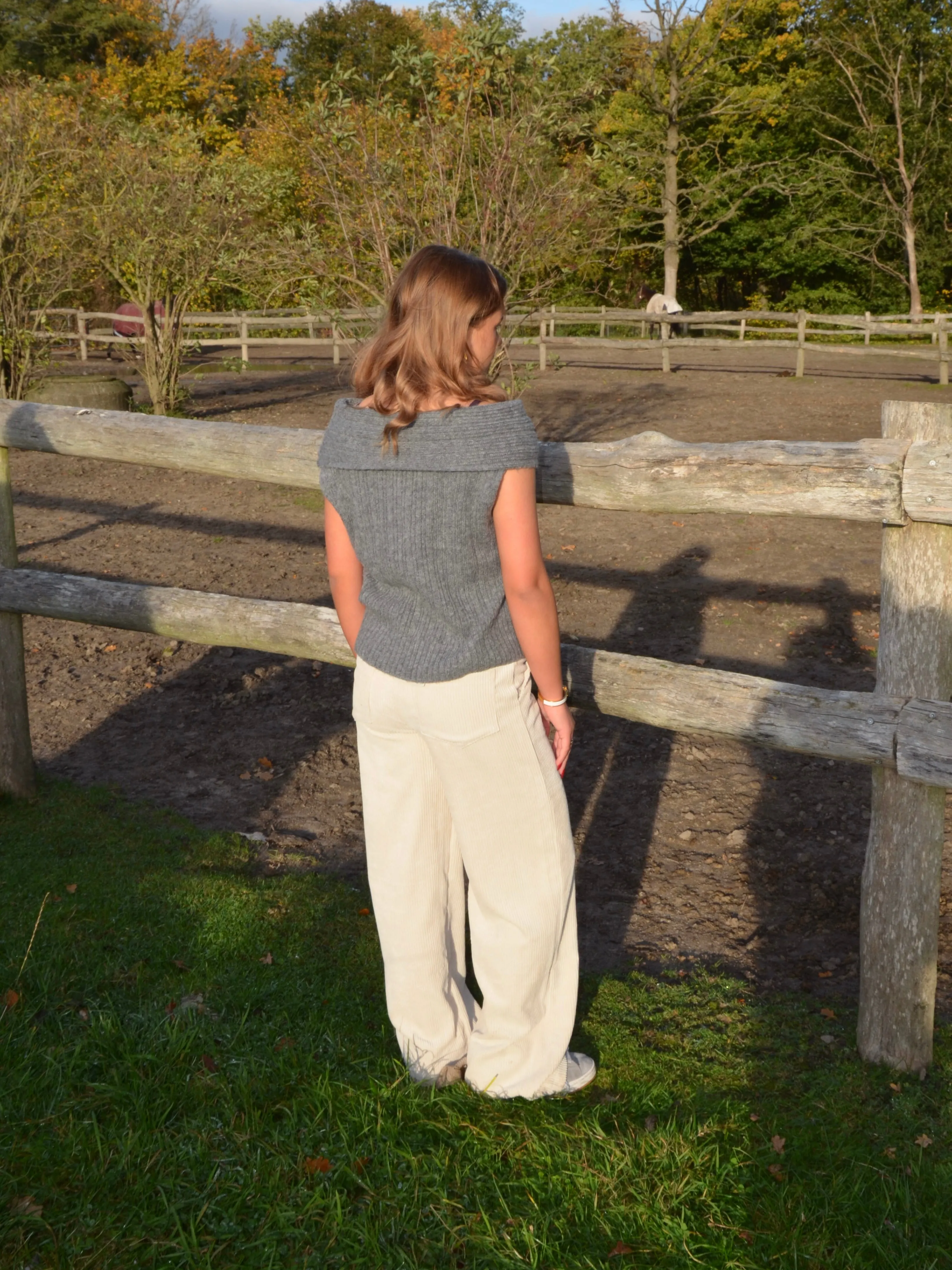 Elinor off shoulder knitted vest - Grey
