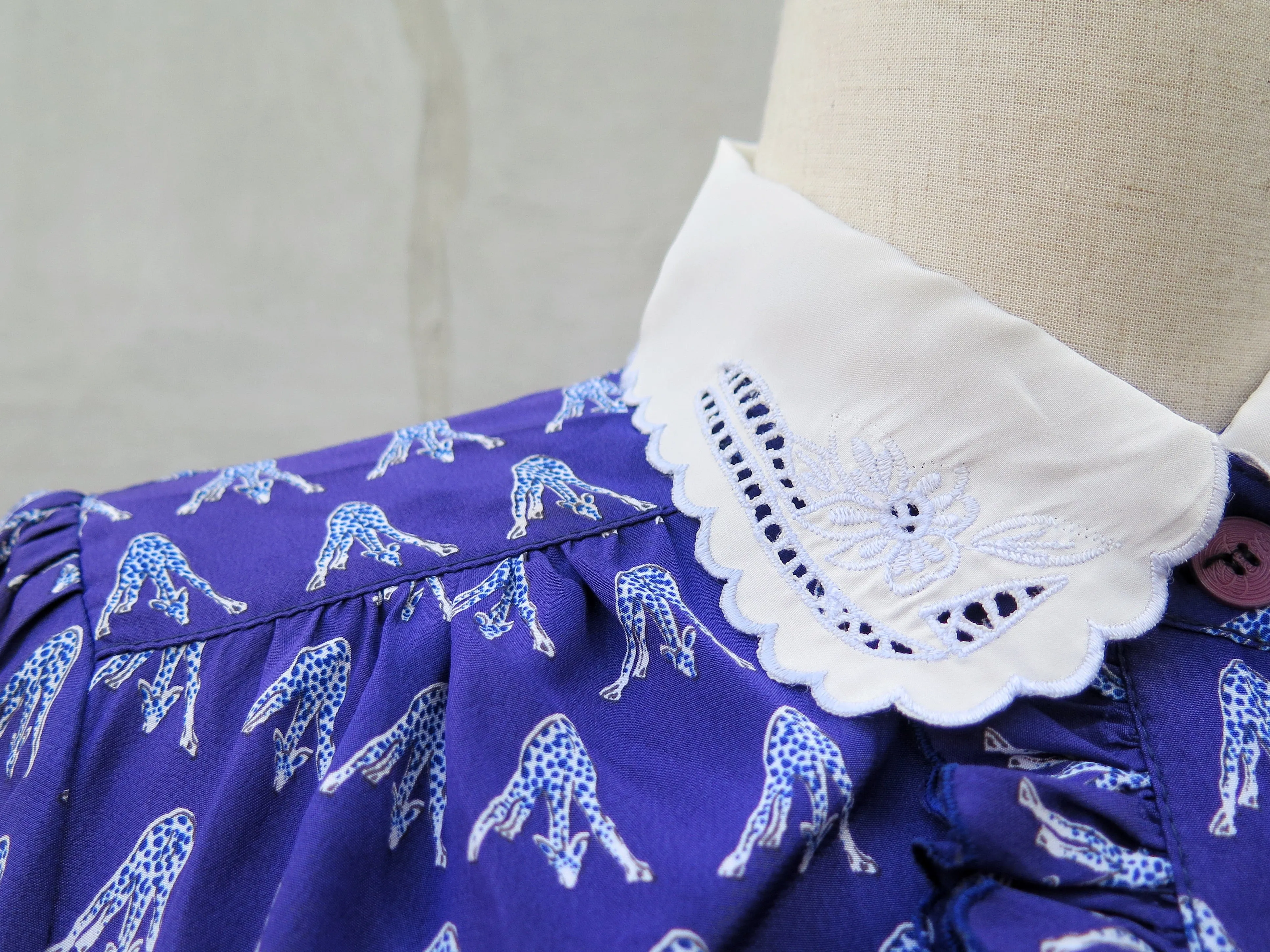 Geronima | Vintage 1960s 1970s Purple giraffes print embroidered collar long sleeve dress