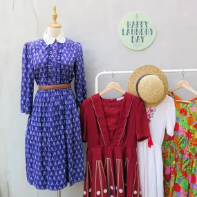 Geronima | Vintage 1960s 1970s Purple giraffes print embroidered collar long sleeve dress