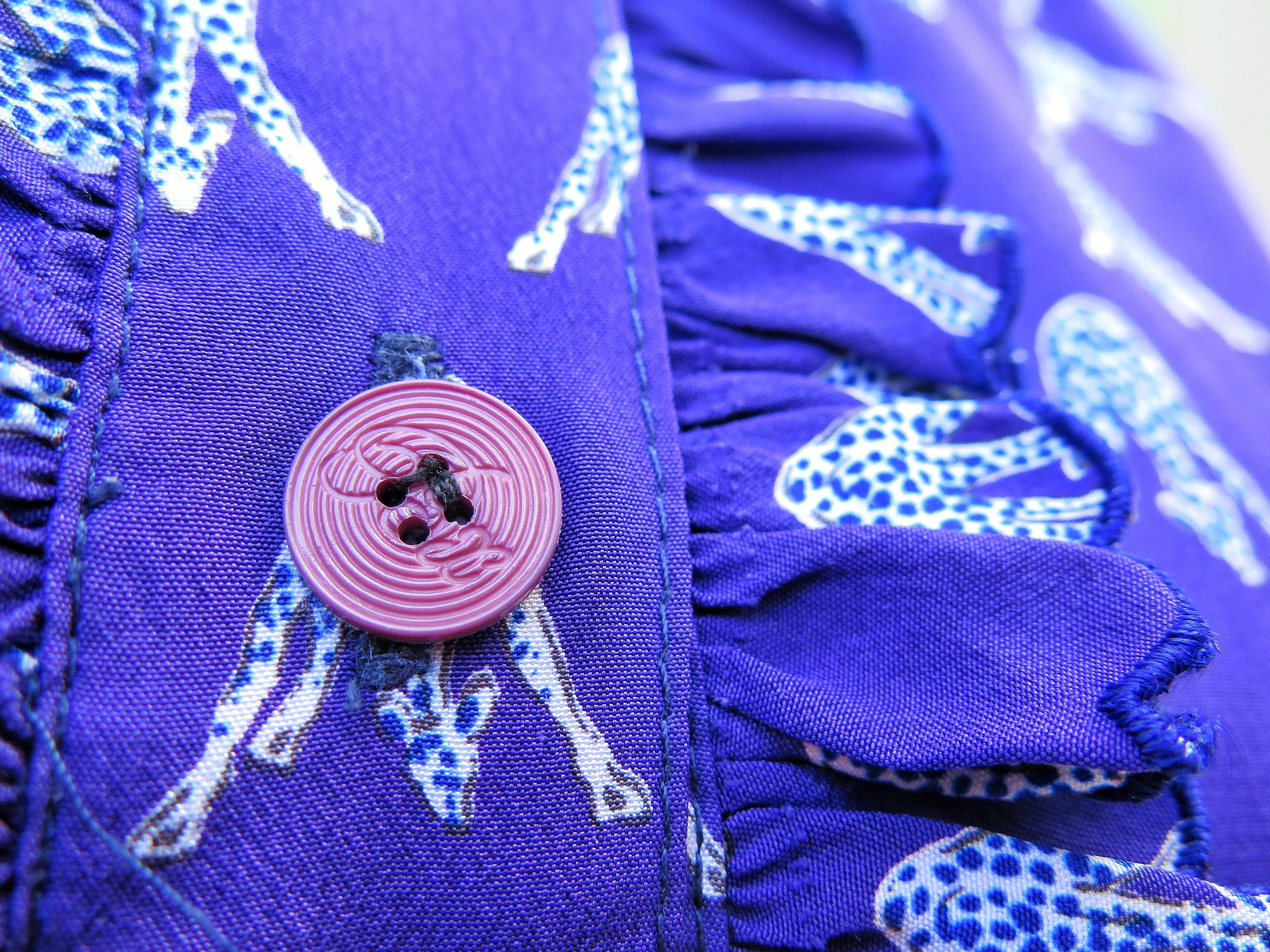 Geronima | Vintage 1960s 1970s Purple giraffes print embroidered collar long sleeve dress