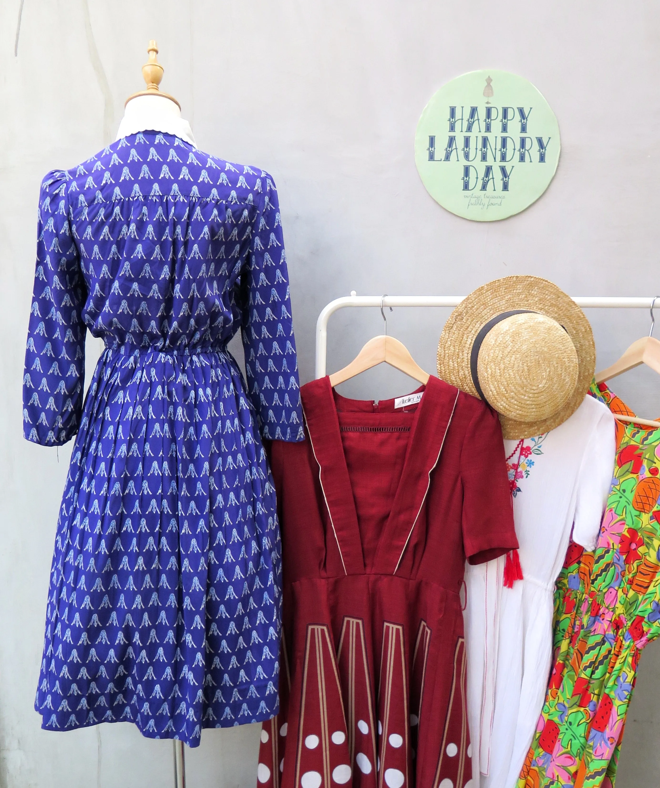 Geronima | Vintage 1960s 1970s Purple giraffes print embroidered collar long sleeve dress