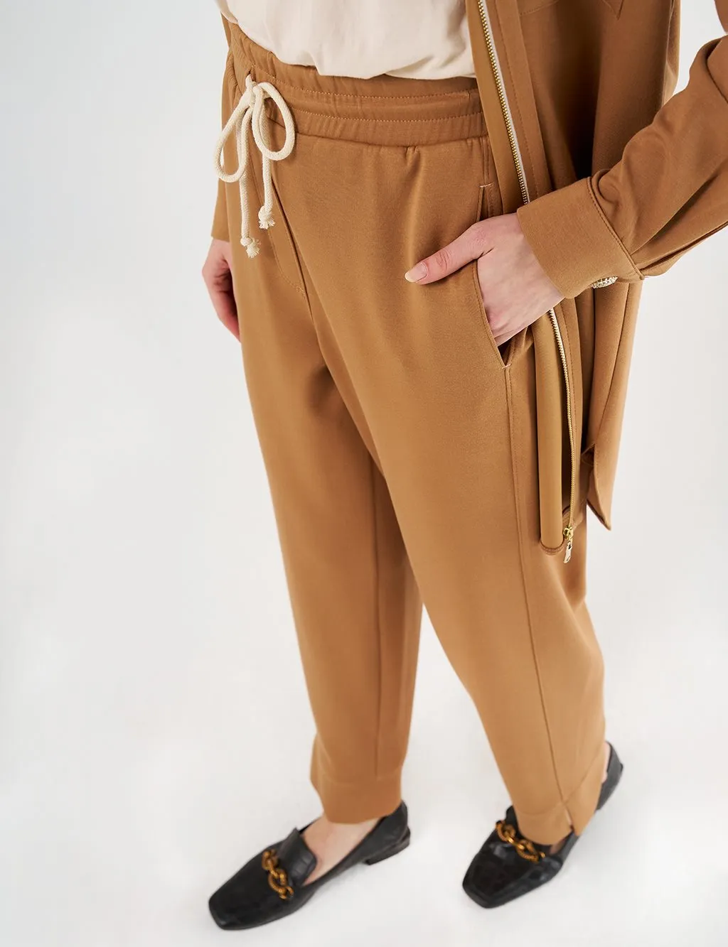 Scuba Double Suit Tobacco with Pocket Details