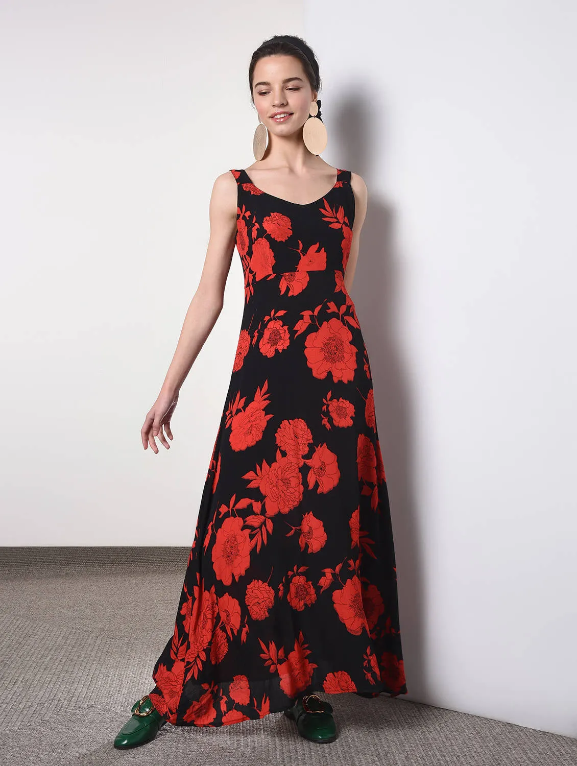 V-neck floral maxi dress